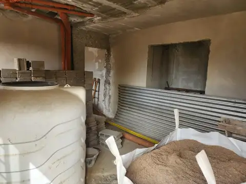 Casa a la venta en Villa Parque Siquiman. (C396)