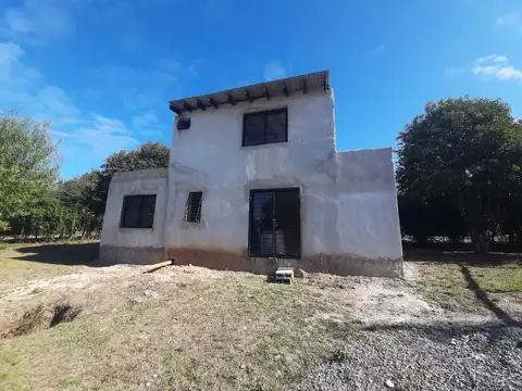 Mil Flores esq Madre Selva 100