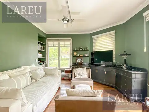 Casa en Alquiler con 3 cocheras