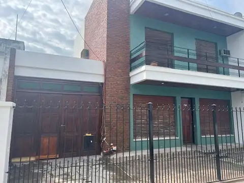 Casa 2 plantas,buena ubicacion,vivienda o comercio