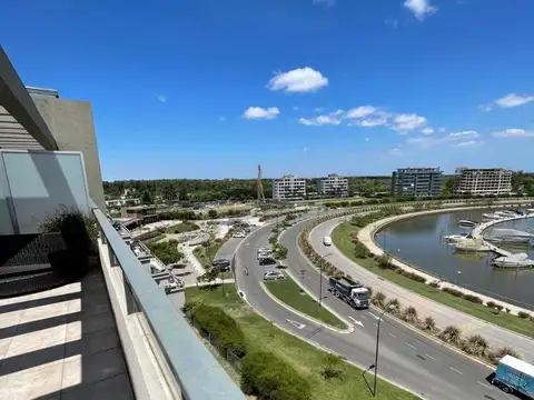 Avenida Del Puerto