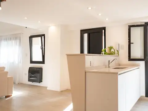 Depto Tipo Casa 4 ambientes con 3 baños