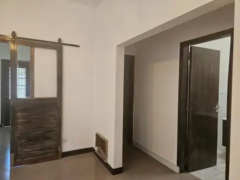 Casa en Alquiler con 1 cochera