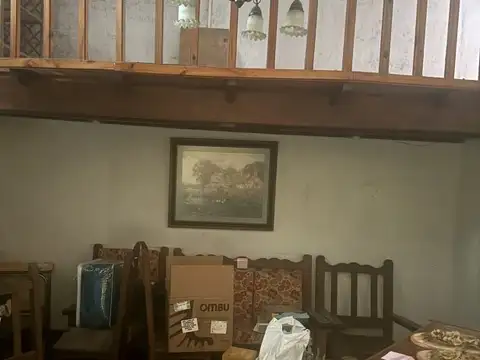 Casa 6 ambientes con 2 baños