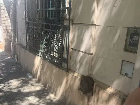 Fernandez 1000 , Piso 0