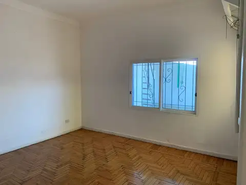 Depto Tipo Casa en Venta 60 años
