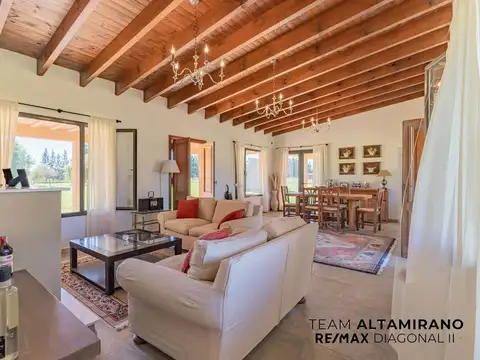 Casa en Venta con 1 cochera