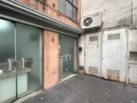 Ecxelente Local  con depósito en 