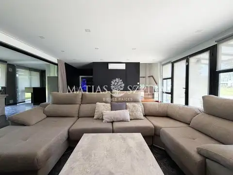 Casa en Venta en Francisco Alvarez, USD 390.000
