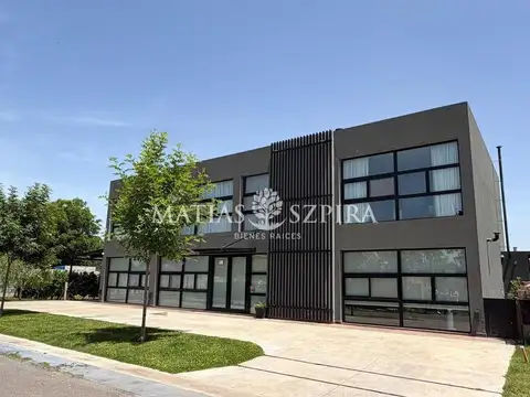 Propiedad en Solar de Alvarez de 6 ambientes