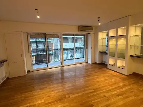 Amplio 4 ambientes con dependencia al frente