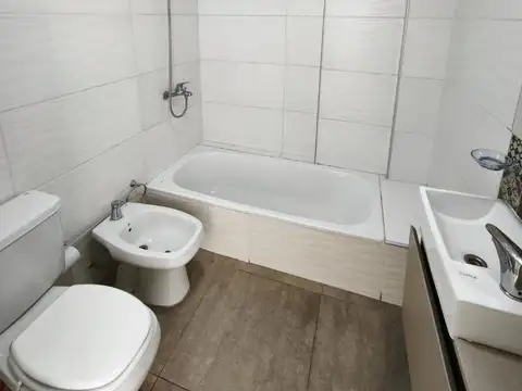 Departamento en Alquiler en Chilavert, $ 900.000