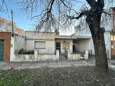 Casa en Venta Campana. Oportunidad de inversión | Casa a reciclar con gran potencial