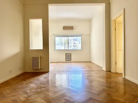 Impecable 2 ambientes reciclado con depedendencia en Recoleta