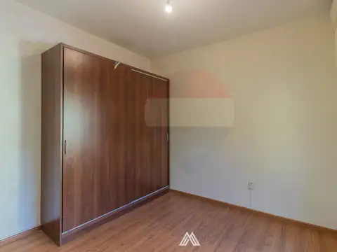 Apartamento de un dormitorio con patio en Alquiler