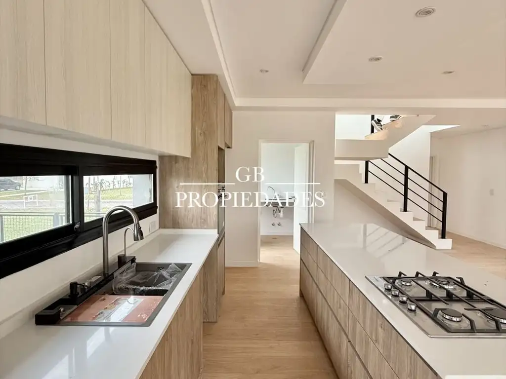 Santa Lucia 100