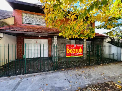 Casa  de 4 ambientes en venta en Martínez