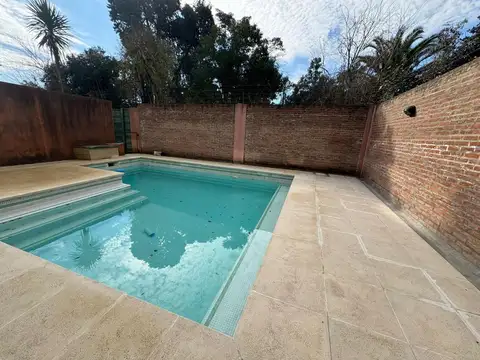 Departamento Vta  en planta baja .-