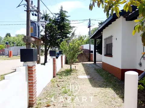 Casa mas 2 departamentos! venta en bloque...ideal inversion!