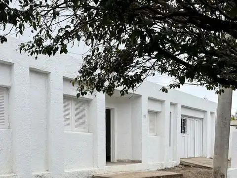 Casa 5 ambientes con 1 baño