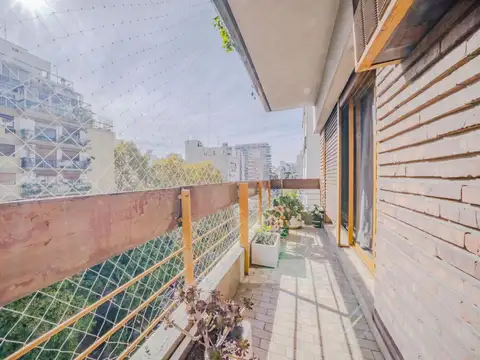 Avenida Juan Bautista Alberdi 2000