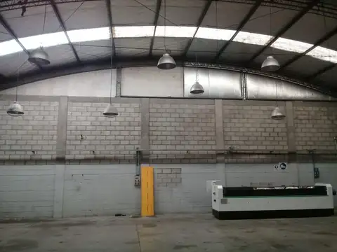 Galpon en Venta 50  mts Fondo