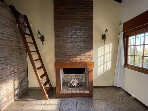 Casa en Venta con 2 cocheras