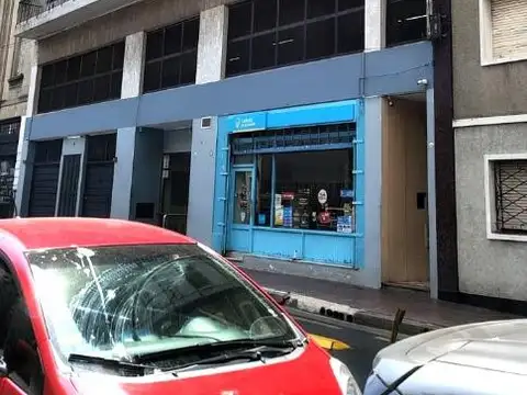 DEPARTAMENTO DE 2 AMBIENTES POR ESCALERA.FRENTE A  UADE