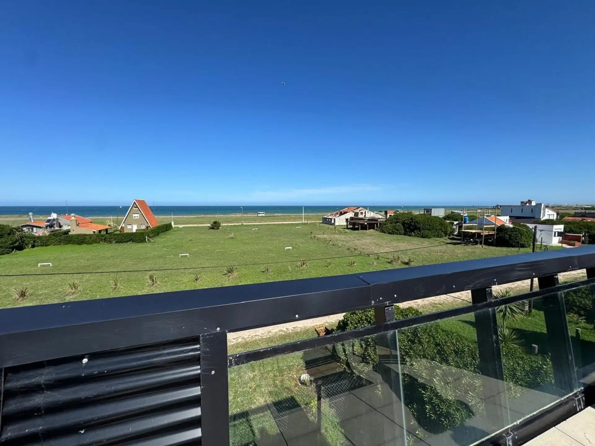 Casa 2 amb con vista al mar, 61 m² + terrazas, garage pasante y lote propio — El Marquesado