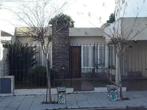 Casa  en Venta ubicado en Quilmes Oeste, Quilmes, G.B.A. Zona Sur - SVN0087_LP583872_1