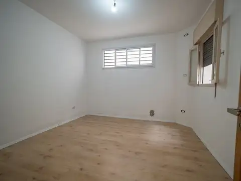 CASA DE PASILLO EN VENTA 3 DORMITORIOS PICHINCHA