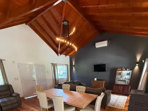 Casa en Alquiler Temporal en Los Pinos, USD 2.200