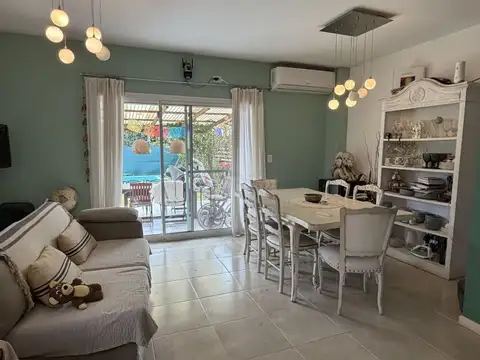 Casa de 3 dormitorios en venta bajas expensas apto credito hipotecario