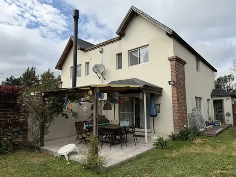 Casa 4 ambientes con 3 baños