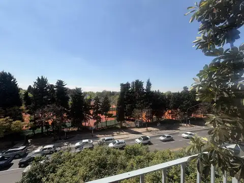 Departamento sobre Av. Libertador AMOBLADO