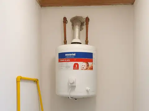 En Venta Casa Pequeña con Galpón