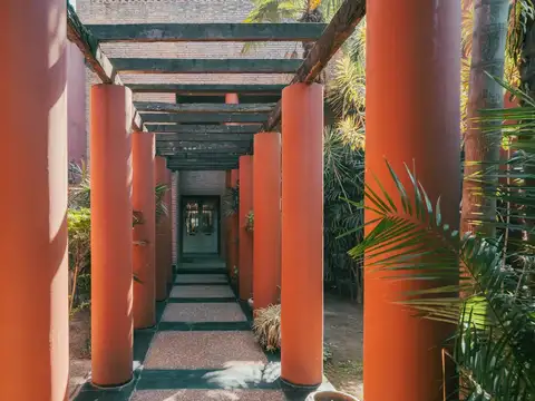Casa 10 ambientes con 8 baños