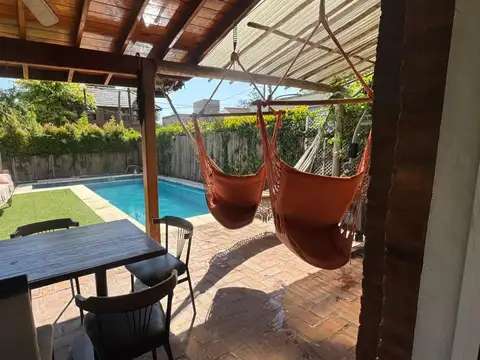 Casa 5 ambientes con 2 baños