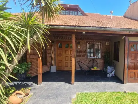 Venta Casa 4 Amb Pileta Quincho Garage Villa Tesei
