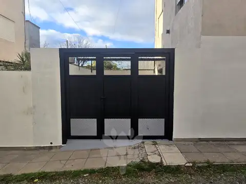 Departamento en Alquiler en Los Hornos, $ 450.000