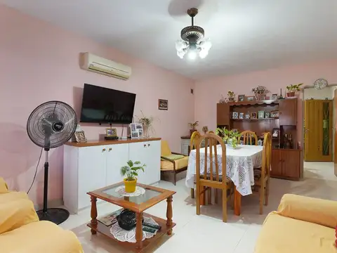 CASA MODERNA COCHERA FONDO JARDIN PARRILLA QUINCHO