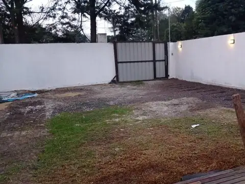 Casa en Venta con 3 cocheras