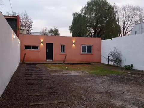 Casa en Venta con 3 cocheras
