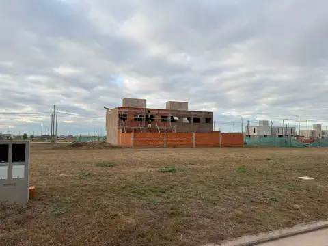 VENTA LOTE  250 EN CUESTAS DE MANANTIALES
