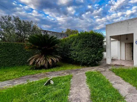 CASA 3 AMBIENTES EN VENTA EN LONGCHAMPS