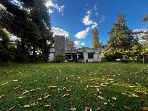 Casa en Venta con 3 cocheras