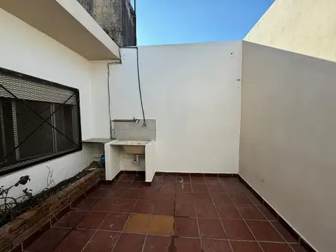 Depto Tipo Casa 2 ambientes con 1 baño
