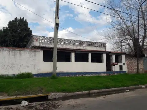 Casa en Banfield, a una cuadra de Coronel Lynch 
