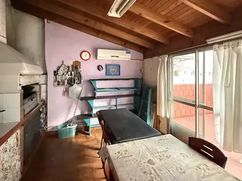 Depto Tipo Casa 4 ambientes con 2 baños