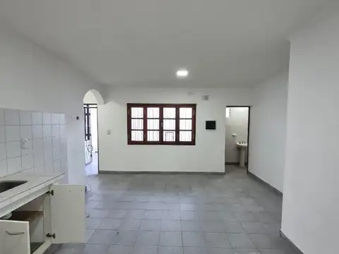 DEPARTAMENTO AMPLIO PLANTA BAJA